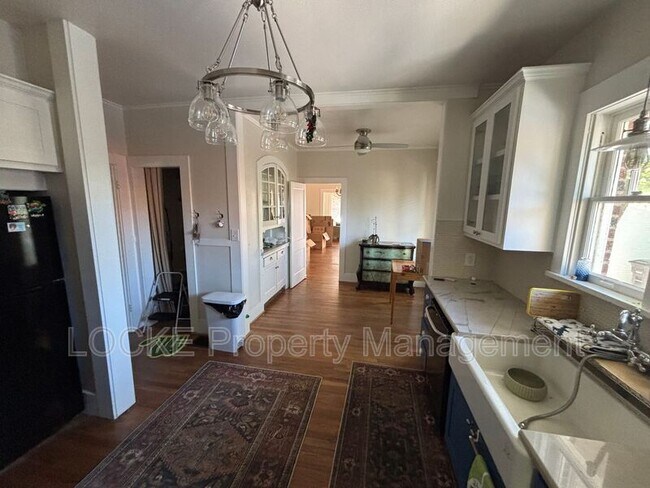 Foto del edificio - 2615 Cockrell Ave