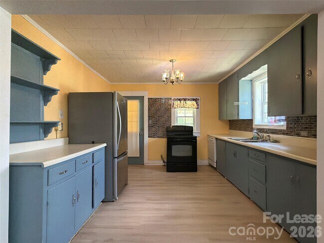 Foto del edificio - 3103 Lowell Rd