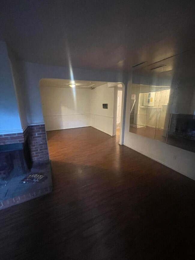Foto del edificio - 713 Springfield Rd