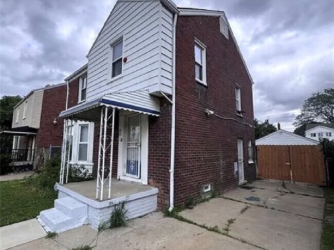 Building Photo - ELEGANT HOME
