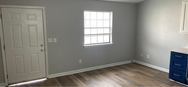 Building Photo - 1229 Continental Ct