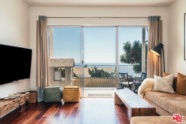 Building Photo - 18111 Coastline Dr