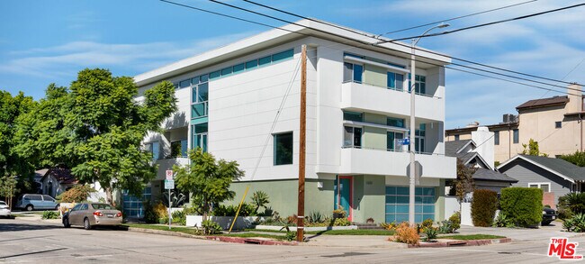 Foto del edificio - 11577 Mississippi Ave