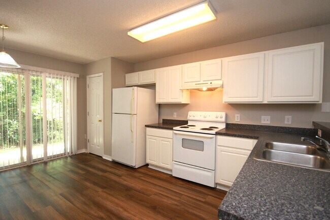 Building Photo - BR/2BA Southwest Pensacola Home with 1-Car Garage, Garden Tub Primary Suite & Convenient Access t...