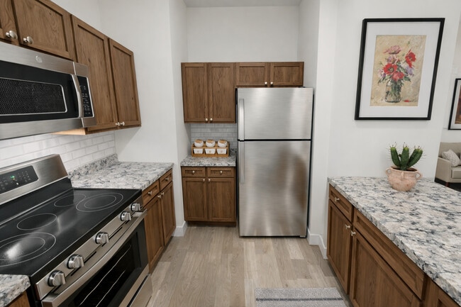 The Elton - Kitchen - Reverb Apartments