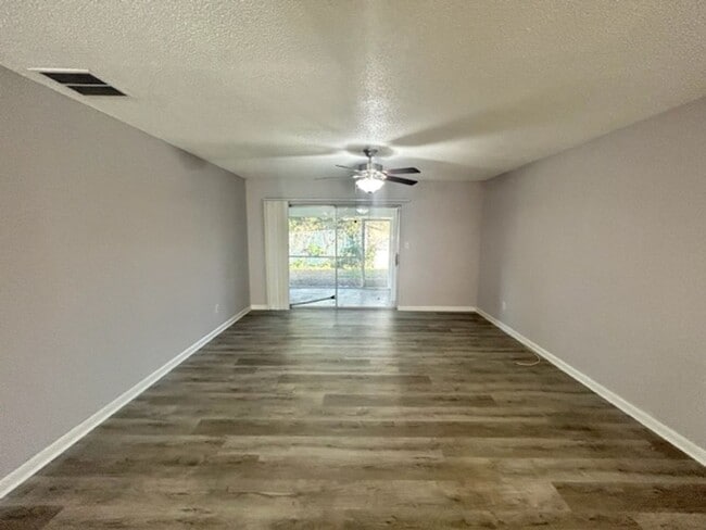 Building Photo - **Available Now!!** 2 Bedroom 2 Bathroom C...