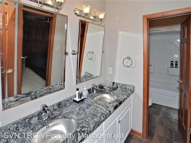 Building Photo - 4 br, 4 bath House - 14 Hawthorne Ln