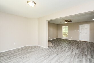 Building Photo - 8826 Pecan Pl Dr