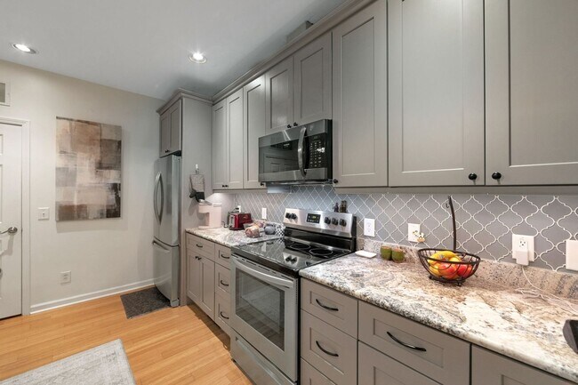Foto del edificio - Charming 2BR Condo in Asheville