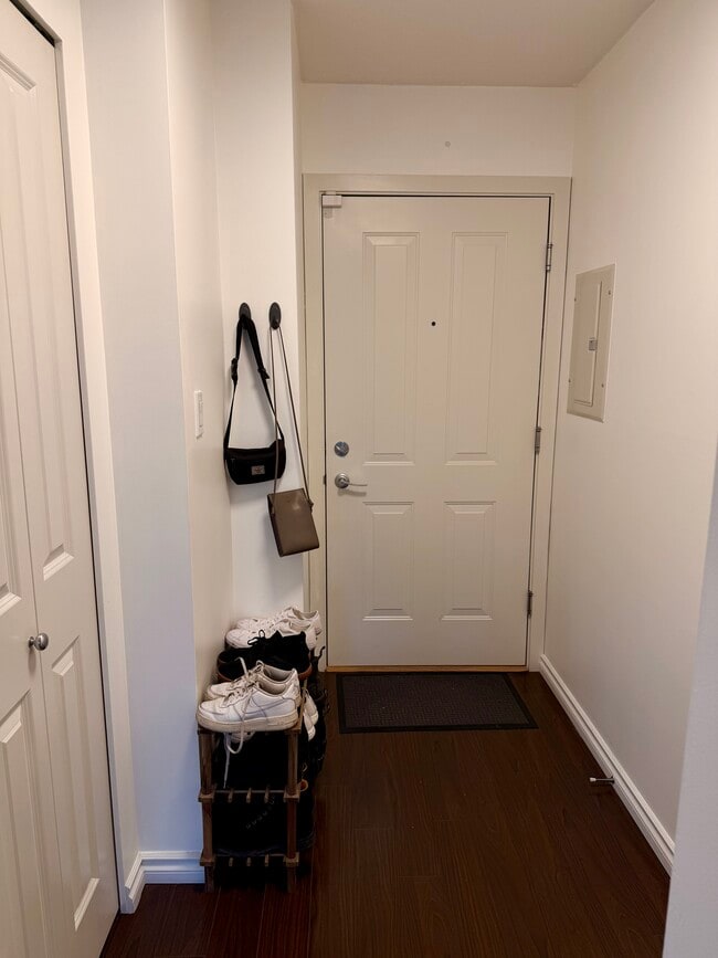 Photo du bâtiment - 3588 Crowley Dr