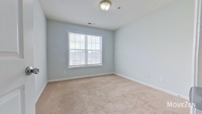 Foto del edificio - 713 Clearwater Ct