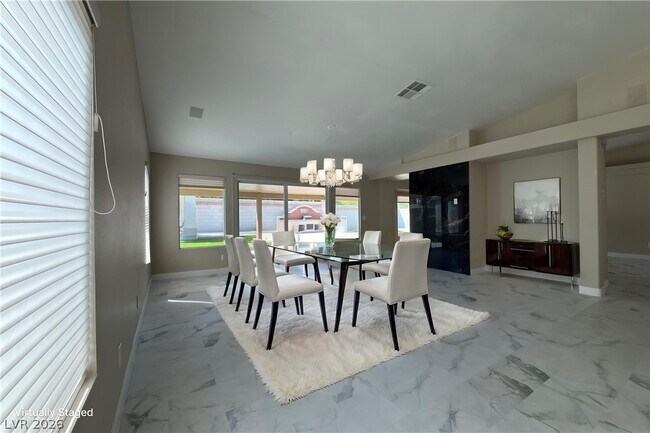 Foto del edificio - 3809 Cranbrook Hill St