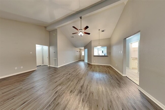 Building Photo - 2415 Pine Cone Dr