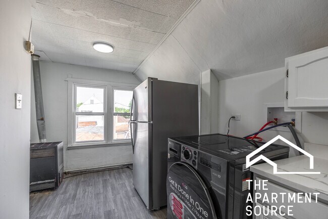 Foto del edificio - 2140 N Karlov Ave