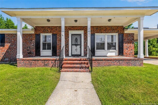 Foto del edificio - 7401 Paxton Dr