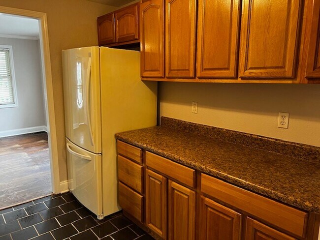 Building Photo - Maryville 37804- 3 Bedroom Home in Maryvil...