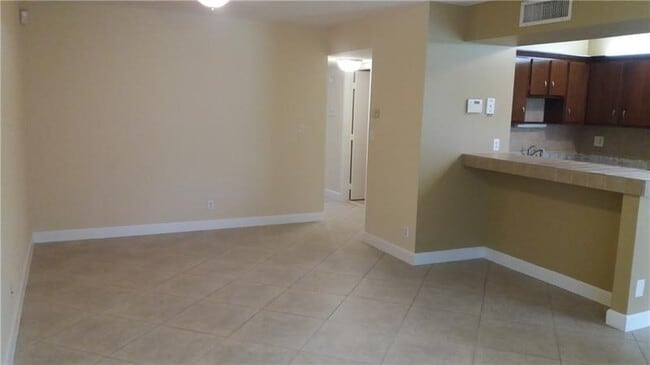 Building Photo - 5501 Courtyard Dr