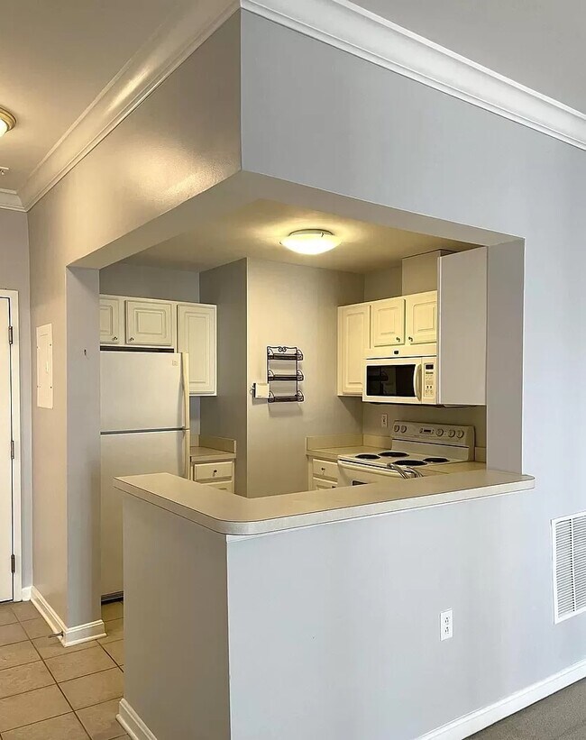 Building Photo - 23 Pierside Dr