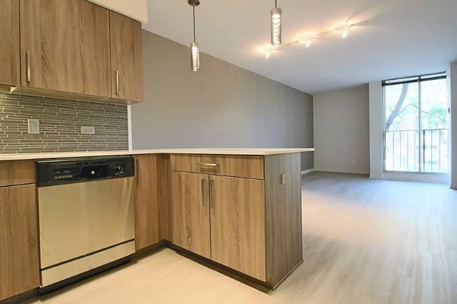 Building Photo - 907 S Ashland Ave