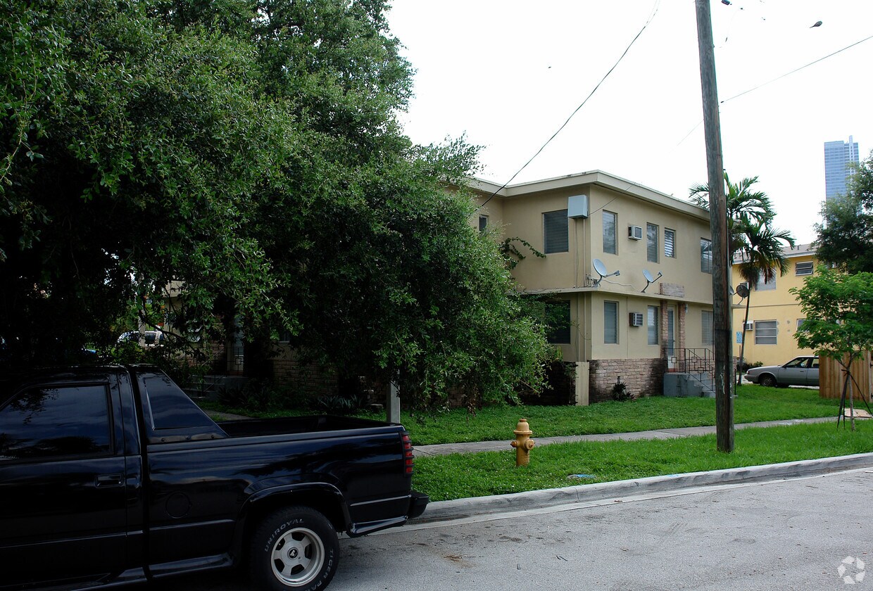 Foto del edificio - 350 SW 15th Rd