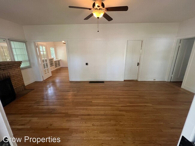 Building Photo - 3 br, 1 bath House - 2230 G Street