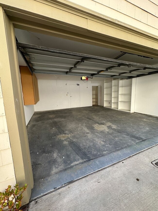 Building Photo - 455 E St.