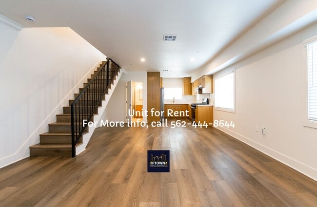 Foto del edificio - Townhome - 3 Bedrooms-2.0 Baths - Cudahy