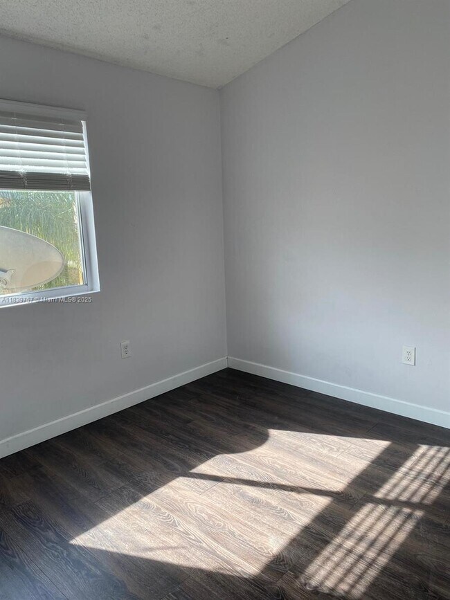 Foto del edificio - 6215 SW Kendale Lakes Cir