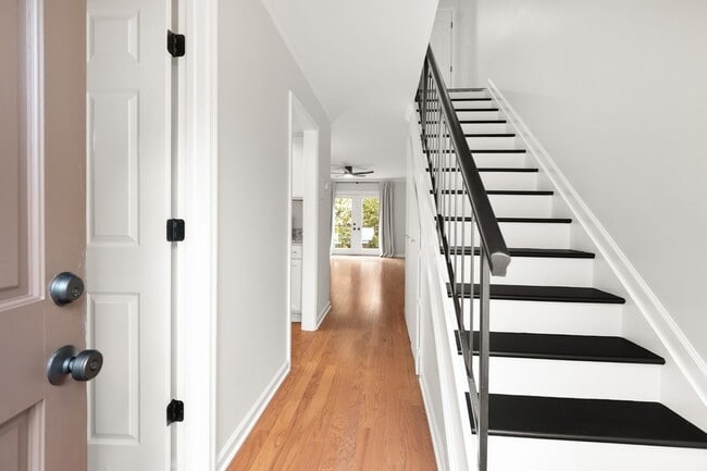 Foto del edificio - 2116 Hobbs Rd