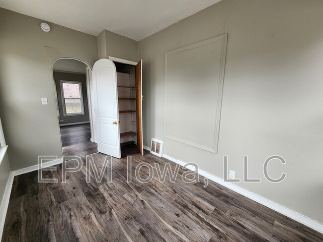 Building Photo - 113 Maplewood St
