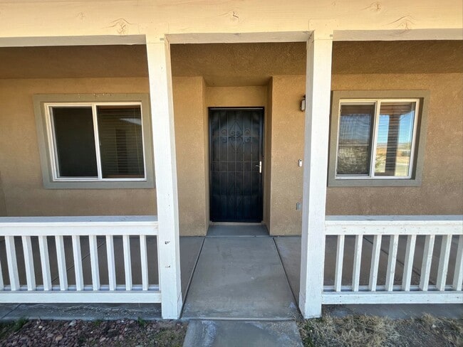 Building Photo - Wow must see 4 bedroom Plus 2 bath Home in...