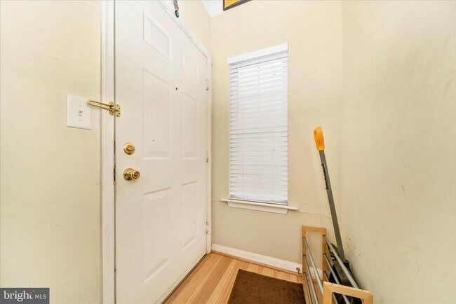 Foto del edificio - 6520 Lake Park Dr