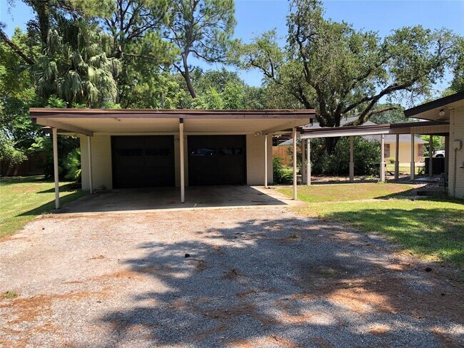 Building Photo - 103 Silver Saddle Dr