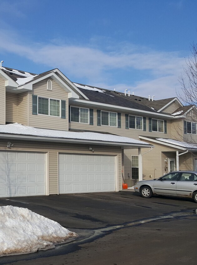 144 Bridgewater Trl, Hudson, WI 54016 Townhome Rentals in Hudson WI