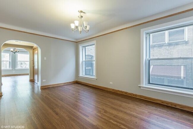Building Photo - 5649 N Kimball Ave