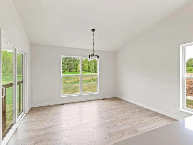 Building Photo - 3BR, 2BA ranch-style home that is ready NOW!