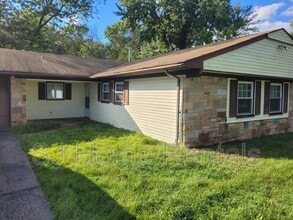 Building Photo - 47 Holstone Ln