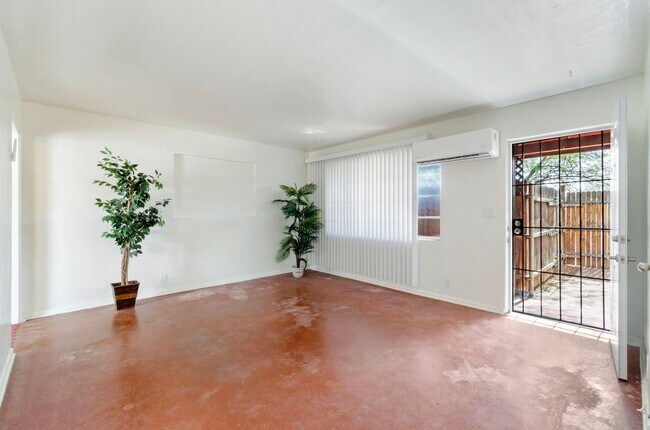 Foto del edificio - Recently Remodeled Gem! Steps Away from U of A Main Campus!