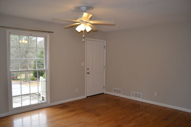 Foto del edificio - 2831 Spring Creek Pl