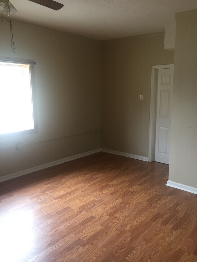 Living room - 4261 US-60