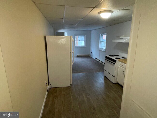 Building Photo - 45 N Green St