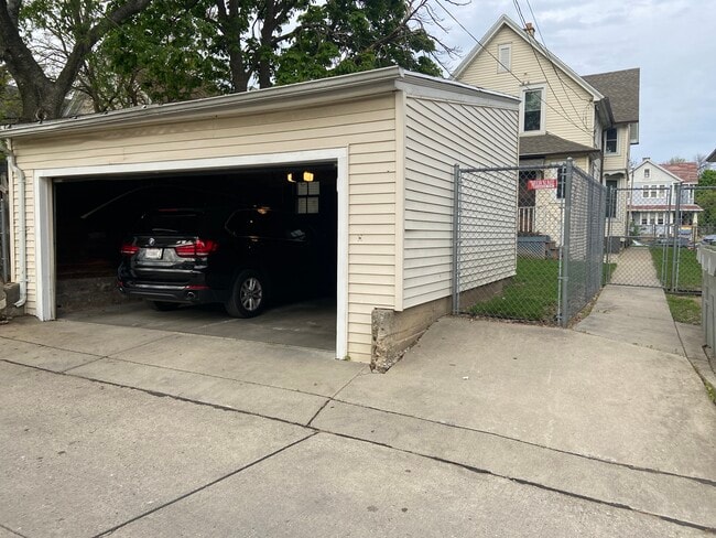 Garage - 2429 N Oakland Ave