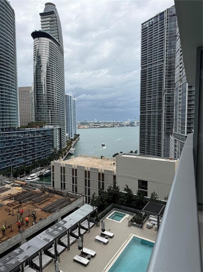 Foto del edificio - 77 SE 5th St