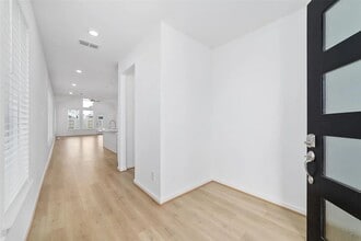 Building Photo - 21650 Lampeter River Ln