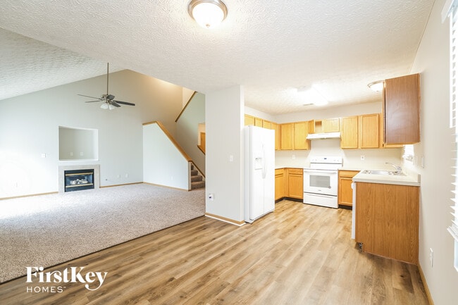 Building Photo - 8333 Mira St