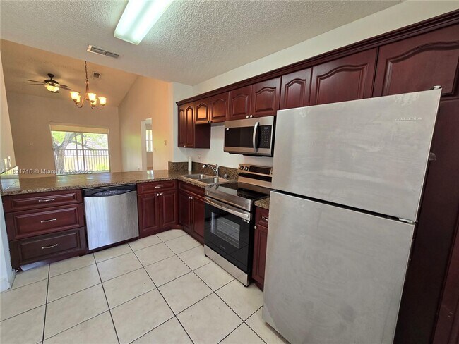 Foto del edificio - 8022 SW 21st Ct