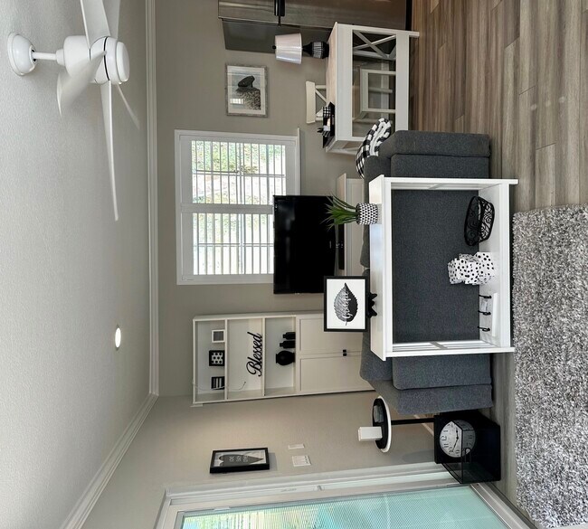 Samsung TV - 7673 Olivas Ln
