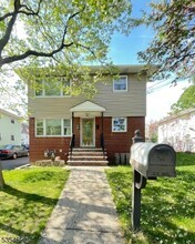 Building Photo - 331 Boxwood Ct