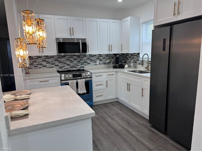 Foto del edificio - 4 br, 2 bath House - 1029 SW 1st Ave