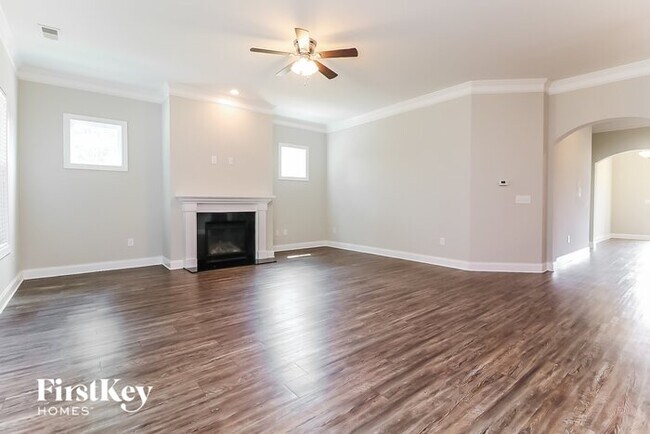 Foto del edificio - 238 Heathwood Dr